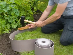 Brico Nature Tuinborder Pe Taupe 3Mm - H15Cmx10M- Opsluitbanden & Boordstenen