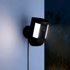 Brico Ring Beveiligingscamera Spotlight Cam Pro - Plug-In - 1080P Hd-Video - Zwart- Beveiligingscamera