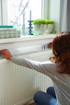 Isolatiefolie|Brico Tesa Radiatorfolie Thermo Cover - Kunststof - Rd Waarde 2,5M² K/W - 1Mm - 70X100Cm - 0,7M²
